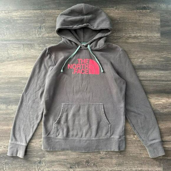 The North Face Tops - The North Face Classic Gray Hoodie Pink Logo Pullover Sweatshirt Women's Medium